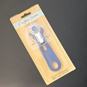 🛒$2 with bundle Blue Rotary Roller Cutter Brand New Crafting Crafts